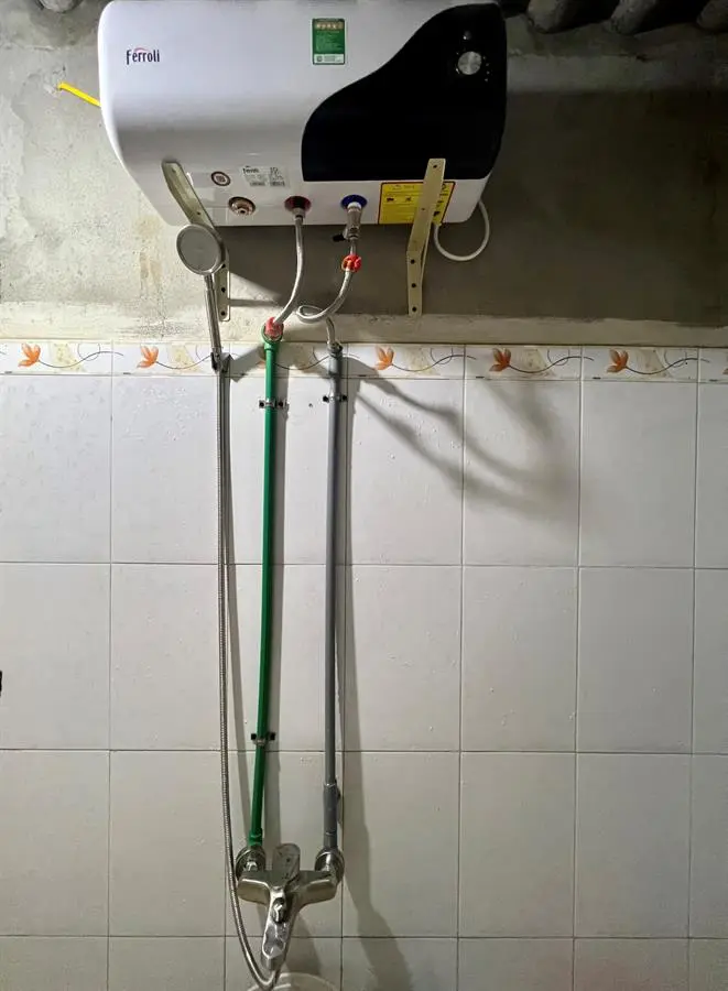 Khách hàng review Máy nước nóng gián tiếp Ferroli 20 lít 2500W MIDO-DE 8