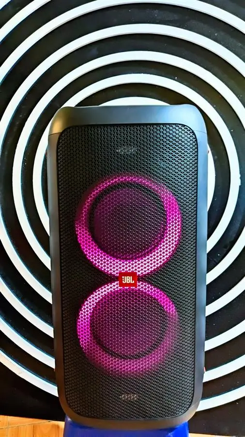 Khách hàng review Loa Bluetooth JBL Partybox 100 Đen 5