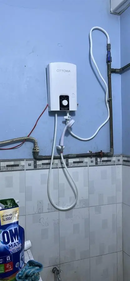 Khách hàng review Máy nước nóng trực tiếp Ariston 4500W AURES EASY 4.5 D 6