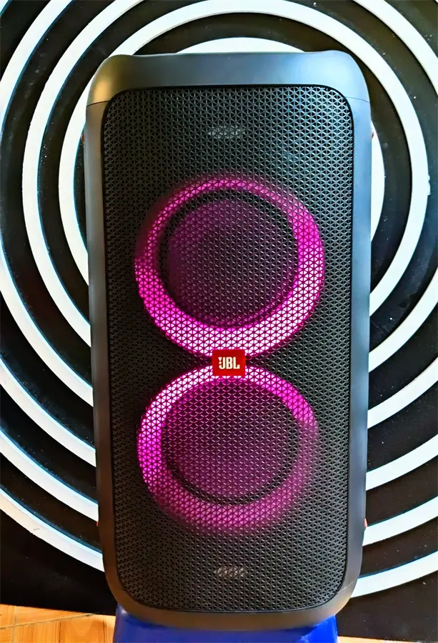 Khách hàng review Loa Bluetooth JBL Partybox 100 Đen 1
