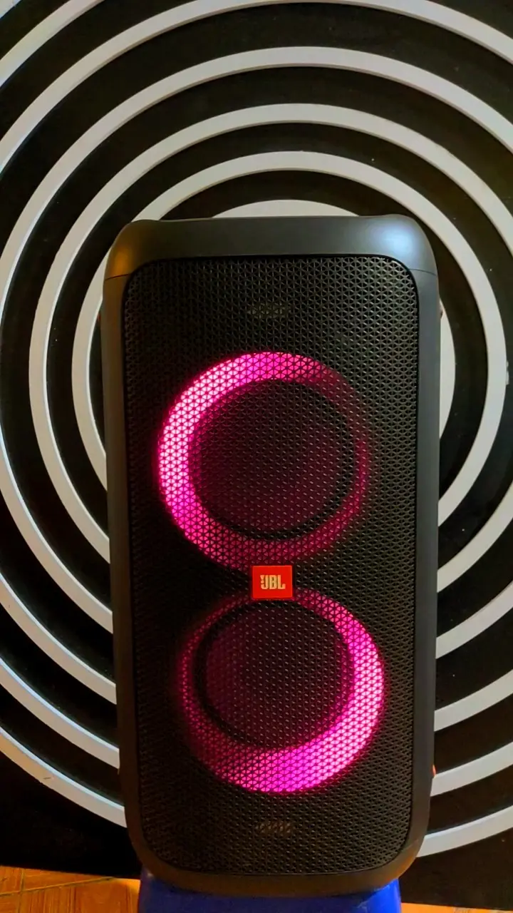 Khách hàng review Loa Bluetooth JBL Partybox 100 Đen 2
