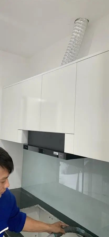 Khách hàng review Máy hút mùi âm tủ Pramie ALP9-700 KG 5