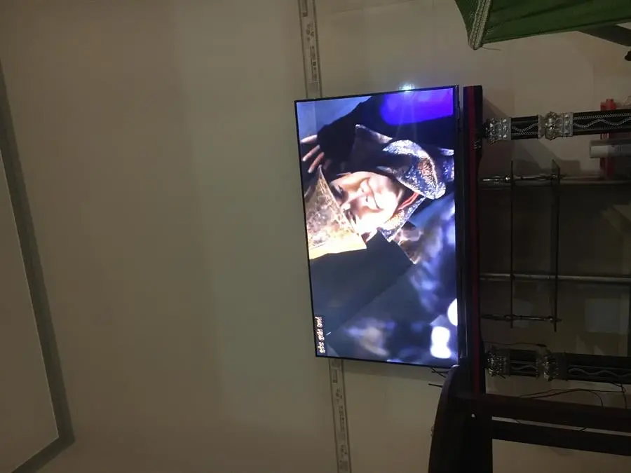 Khách hàng review Smart Tivi Crystal UHD Samsung 4K 55 inch UA55AU8100 13