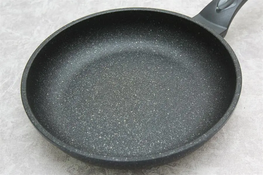 Khách hàng review Chảo nhôm chống dính đá hoa cương 26 cm Sunhouse SBD26 1