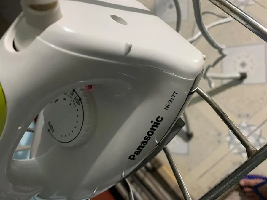 Khách hàng review Bàn ủi khô Panasonic PABU-NI-317TXRA 1000W 2