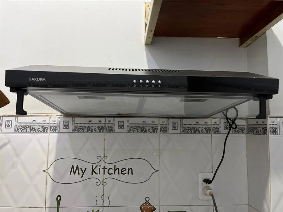Khách hàng review Máy hút mùi áp tường Sakura SCR-2881B 1