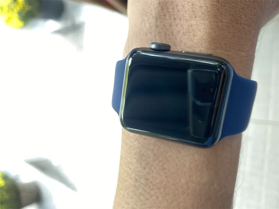 Khách hàng review Đồng hồ thông minh Apple Watch S3 GPS 38mm viền nhôm dây silicone 1