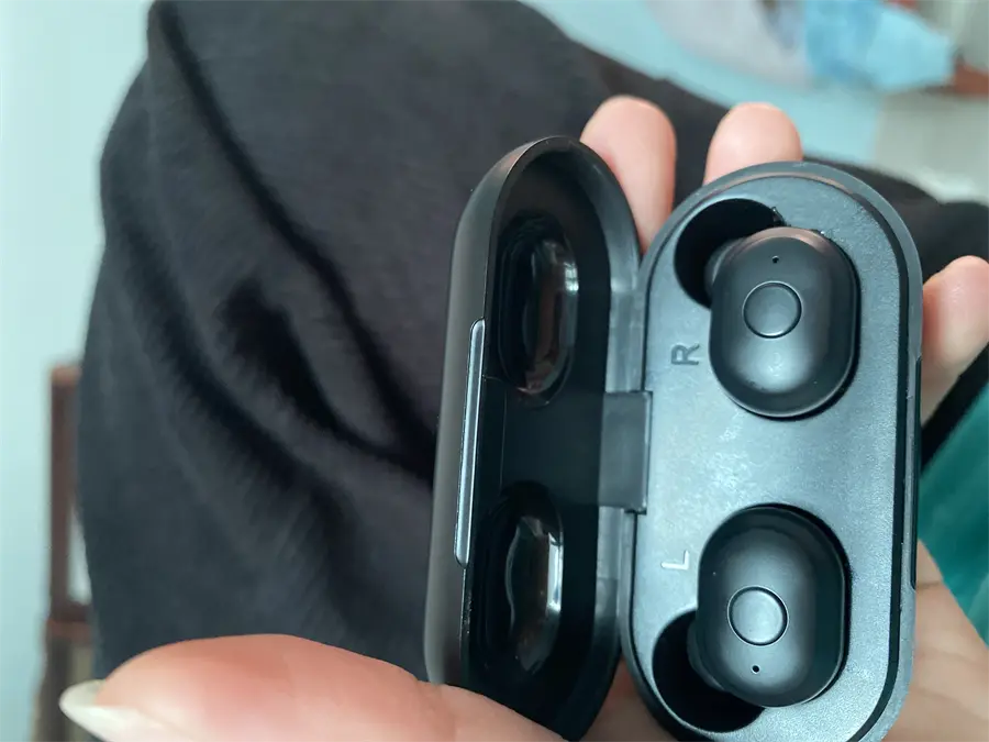 Khách hàng review Tai nghe Bluetooth True Wireless Mozard DS635-WB 6