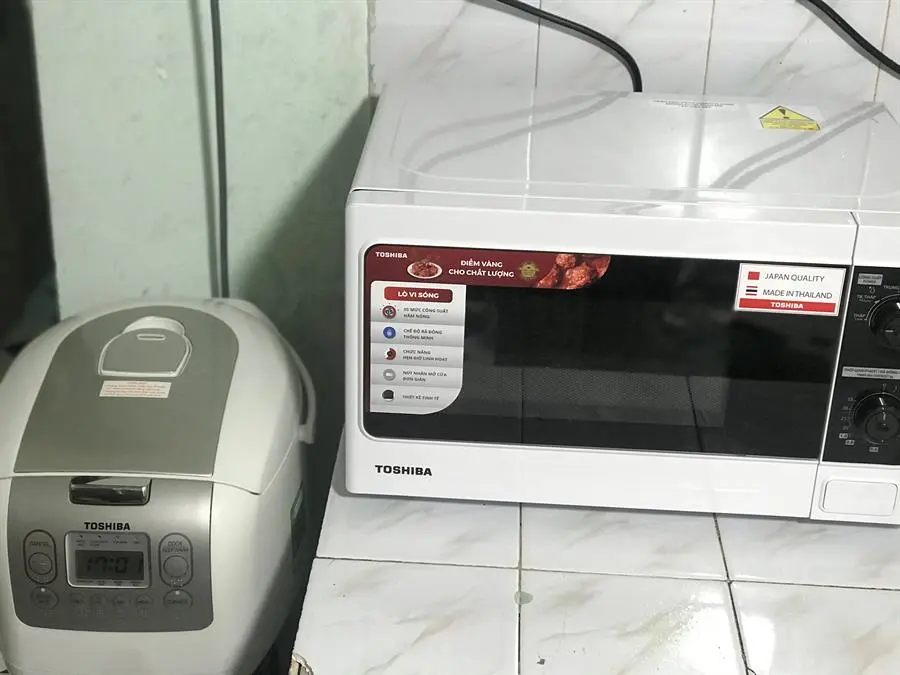 Khách hàng review Nồi cơm điện tử Toshiba 1.8 lít RC-18NMFVN(WT) 14