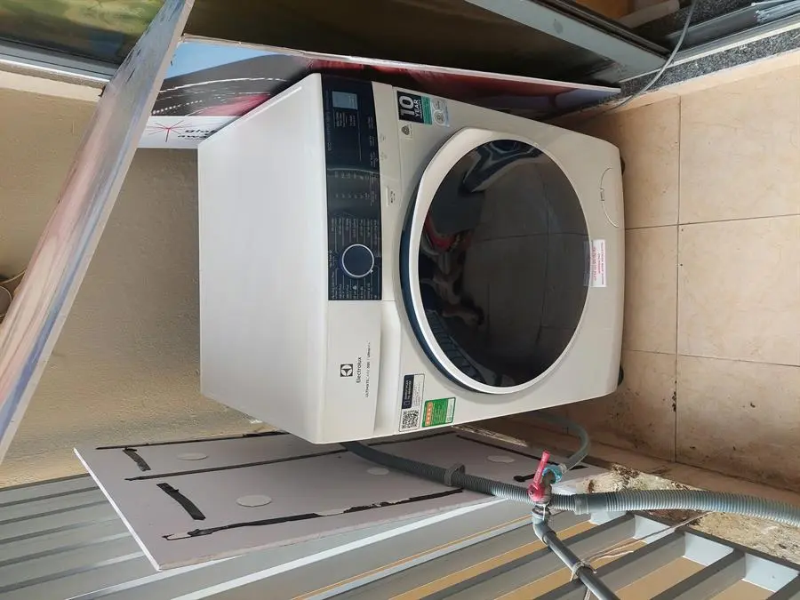 Khách hàng review Máy giặt Electrolux UltimateCare 500 Inverter 10 kg EWF1024P5WB 11