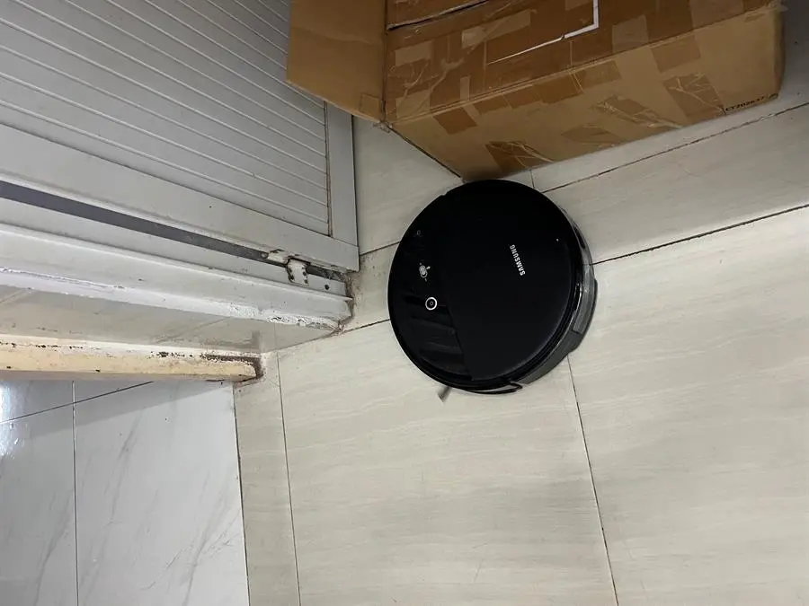 Khách hàng review Robot hút bụi lau nhà Samsung VR05R5050WK/SV 20