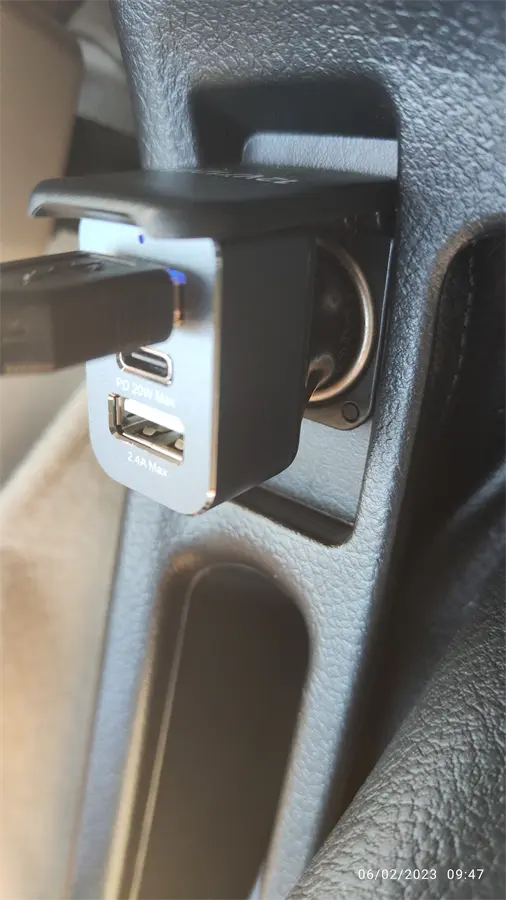 Khách hàng review Sạc nhanh xe hơi 3 cổng USB Type-C QC3.0 PD 20W Xmobile SN-156 1
