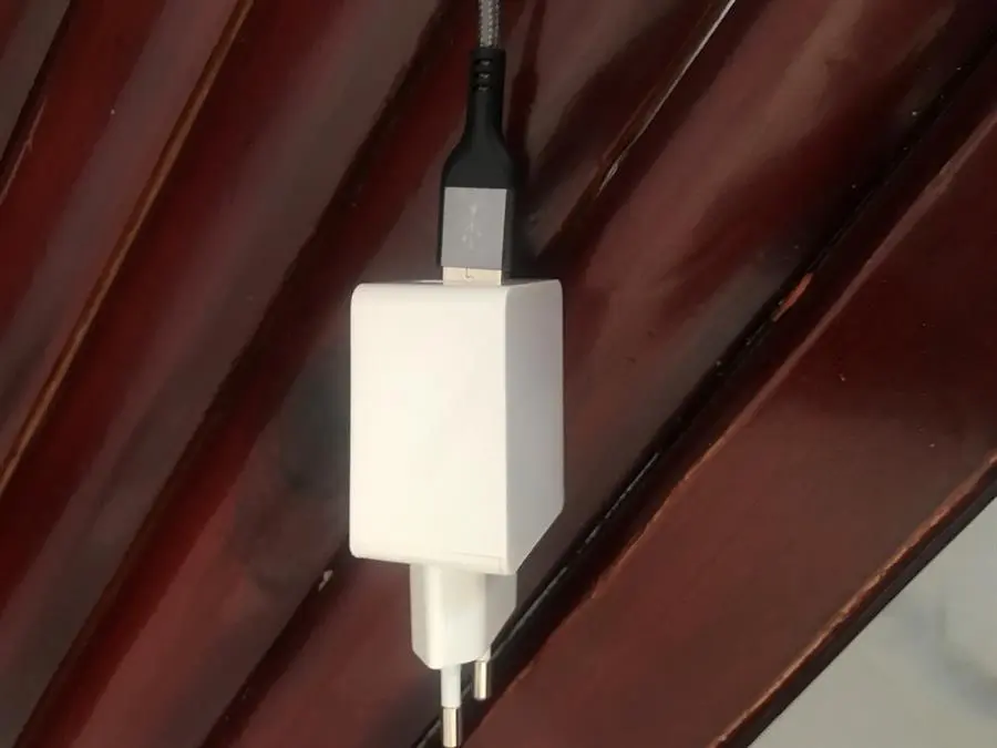 Khách hàng review Adapter sạc 2 cổng USB 12W Xmobile DS476 2