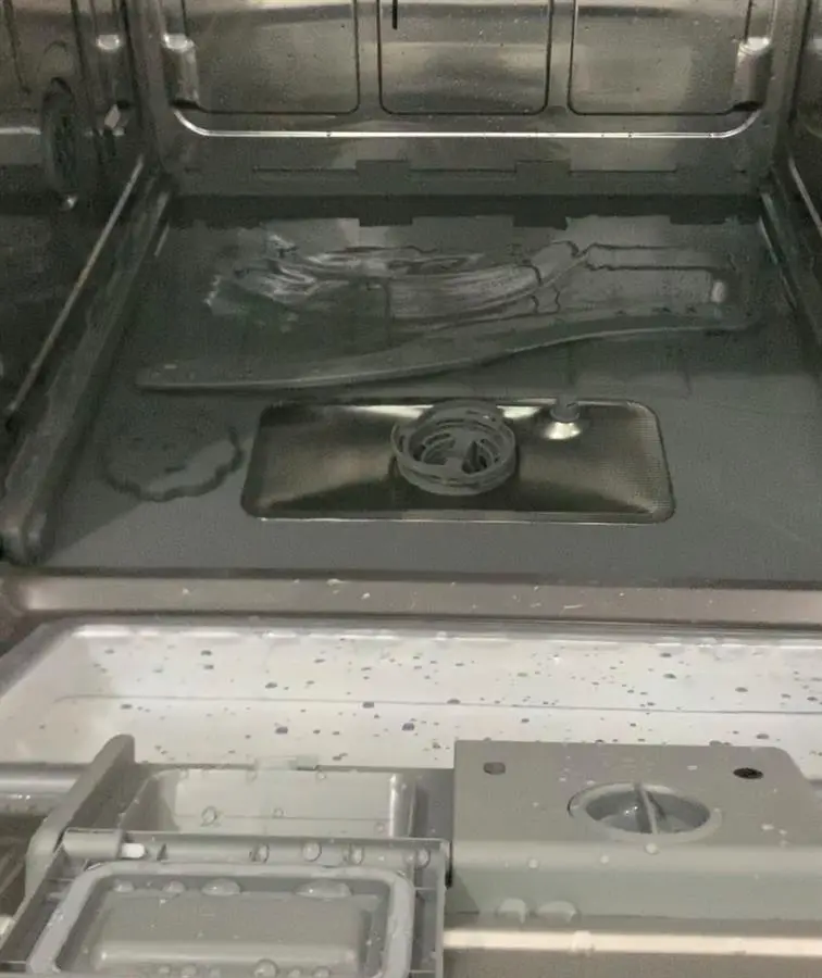 Khách hàng review Máy rửa chén mini Electrolux ESF6010BW 35