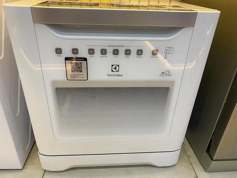 Khách hàng review Máy rửa chén mini Electrolux ESF6010BW 33
