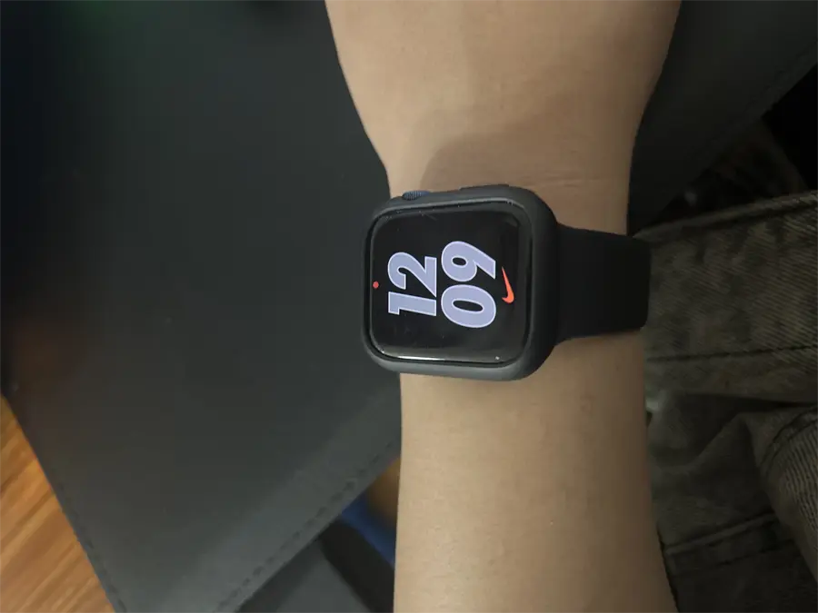 Khách hàng review Đồng hồ thông minh Apple Watch Series 7 GPS 45mm 2