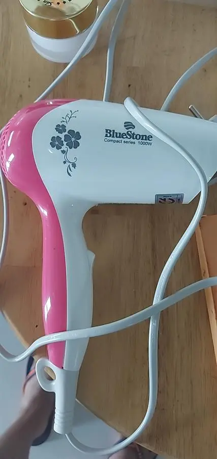 Khách hàng review Máy sấy tóc 1000W Bluestone HDB-1821B 2