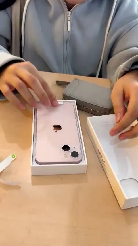 Khách hàng review Điện thoại iPhone 13 128GB 45