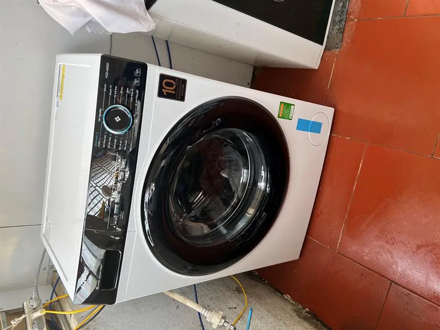 Khách hàng review Máy giặt Aqua Inverter 8 KG AQD-A800F W 5