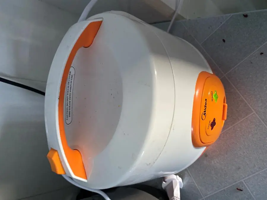 Khách hàng review Nồi cơm nắp gài Midea 0.6 lít MR-CM06SD 1