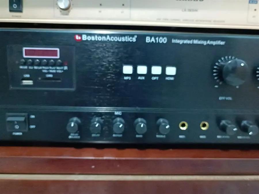Khách hàng review Amply Boston Acoustics BA100 200W 2