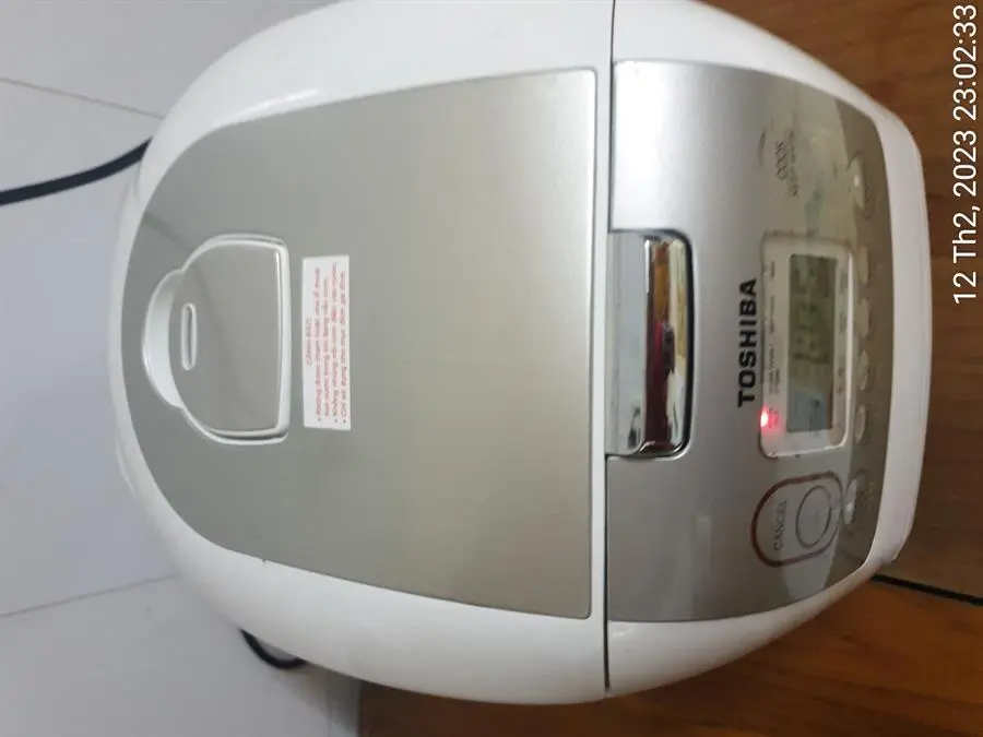 Khách hàng review Nồi cơm điện tử Toshiba 1.8 lít RC-18NMFVN(WT) 13