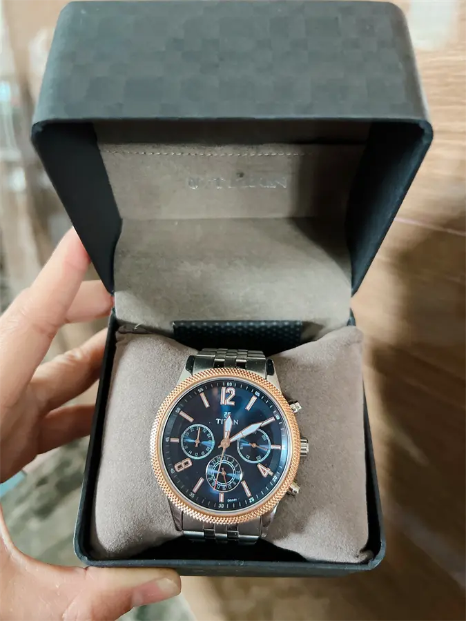 Khách hàng review Đồng hồ TITAN 43 mm Nam 1734KM01 1