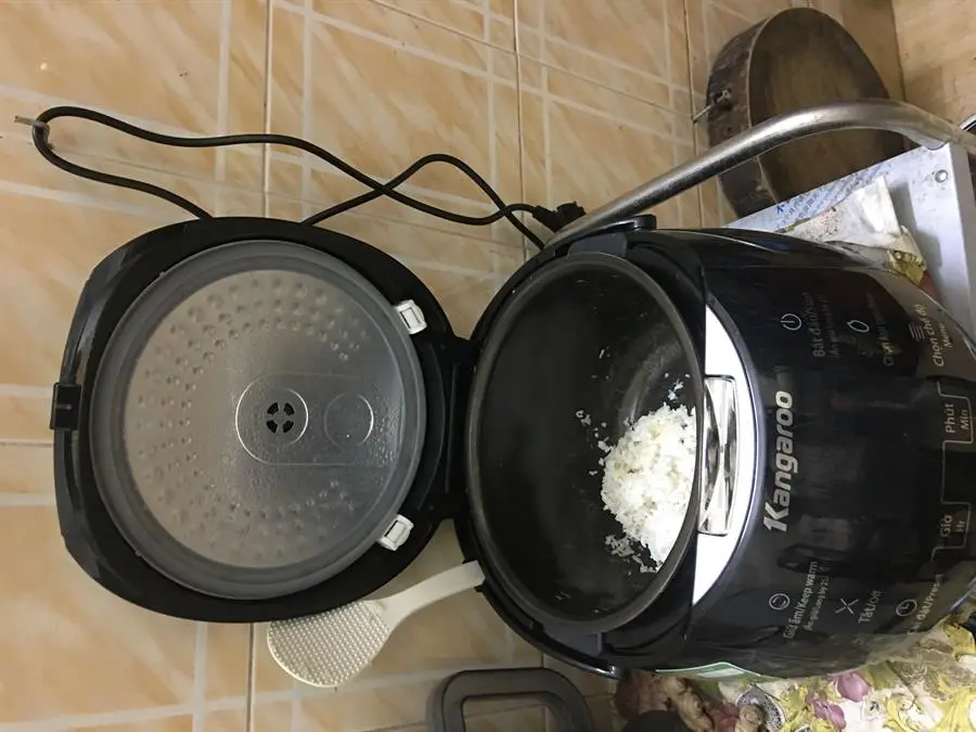 Khách hàng review Nồi cơm điện tử Kangaroo 1.8 lít KG595 6