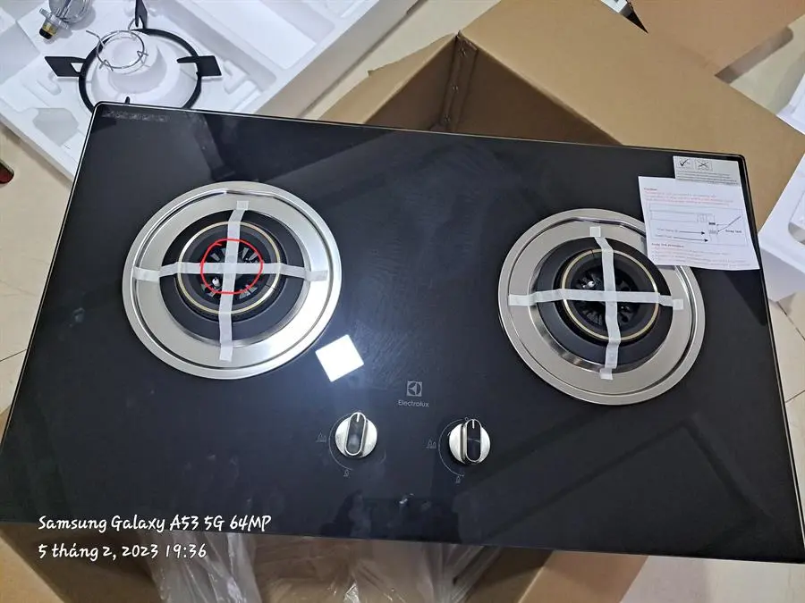 Khách hàng review Bếp ga âm Electrolux EHG723BA 9