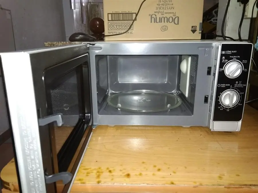 Khách hàng review Lò vi sóng Sharp R-205VN(S) 20 lít 6
