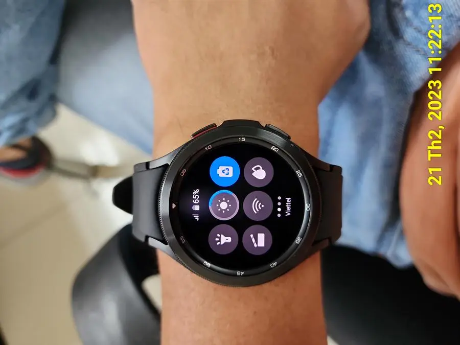 Khách hàng review Đồng hồ thông minh Samsung Galaxy Watch4 LTE Classic 46mm Đen 7