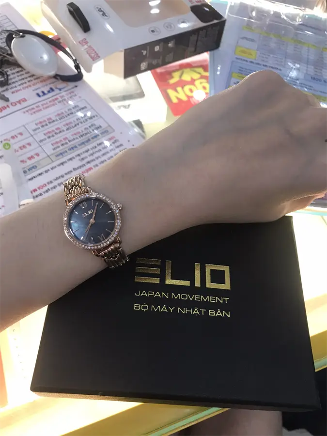 Khách hàng review Đồng hồ ELIO Nàng Thơ 26 mm Nữ ES043-01 3
