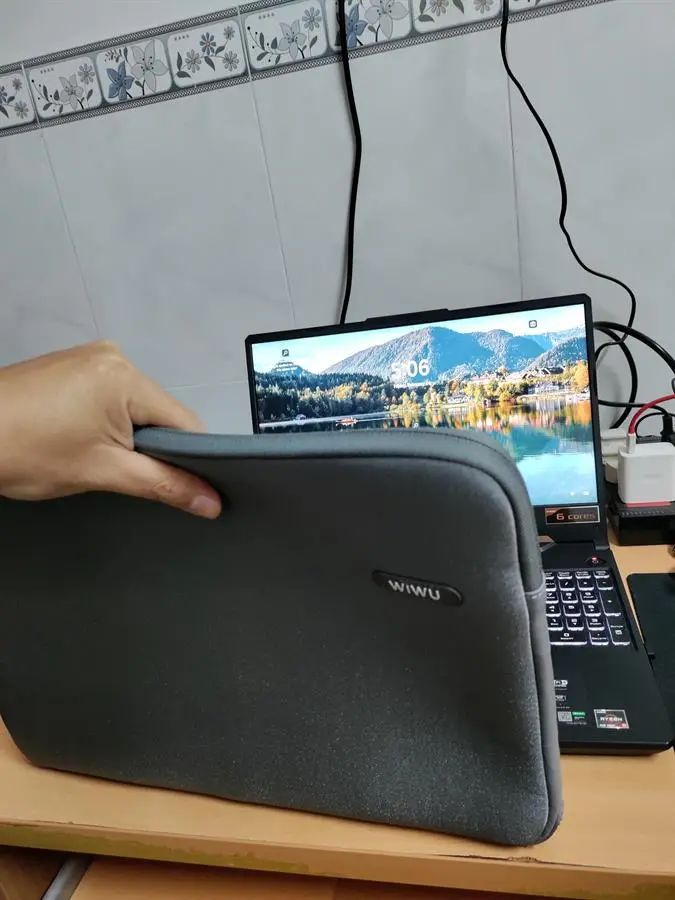 Khách hàng review Túi chống sốc Laptop 15.6 inch WIWU bo góc 1