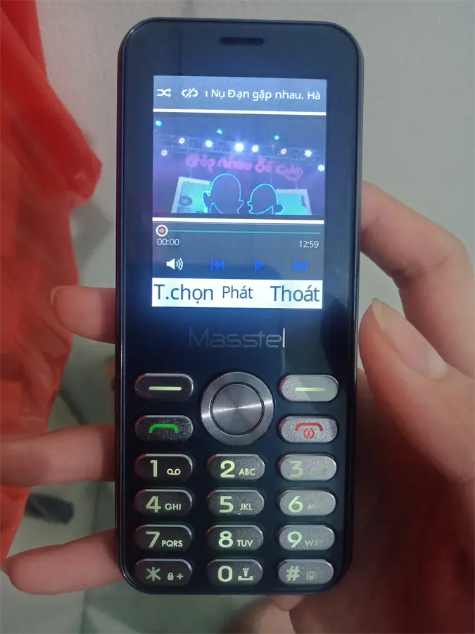 Khách hàng review Điện thoại Masstel Lux 10 8