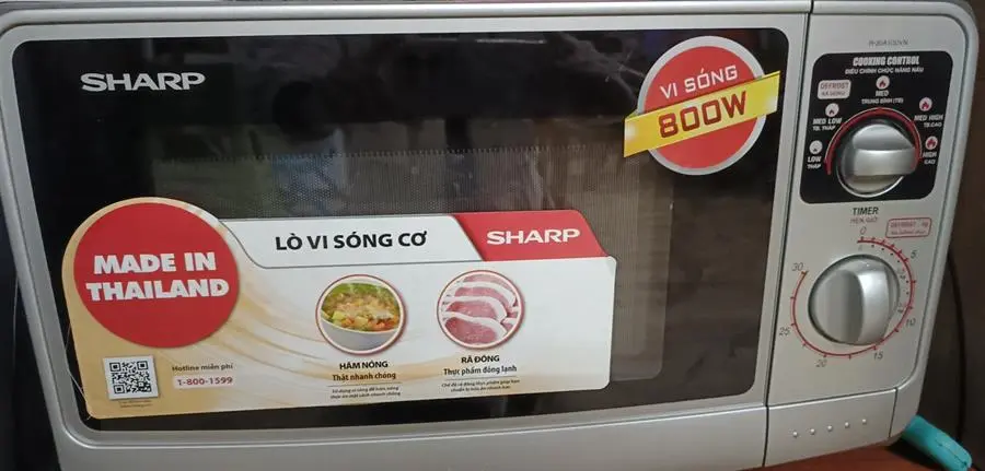 Khách hàng review Lò vi sóng Sharp R-20A1(S)VN 22 lít 4