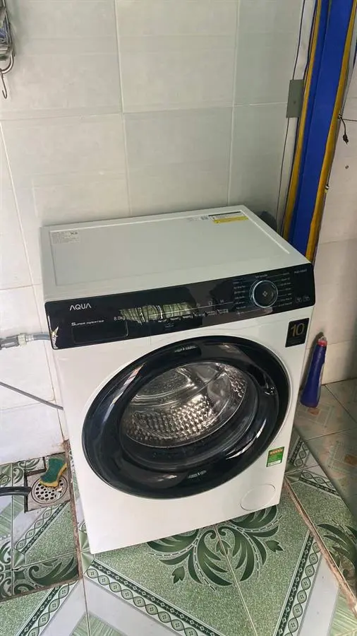 Khách hàng review Máy giặt Aqua Inverter 8 KG AQD-A800F W 2