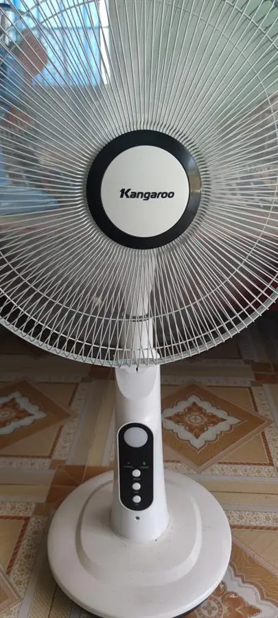 Khách hàng review Quạt sạc điện Kangaroo KG738 9