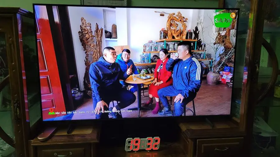 Khách hàng review Smart Tivi Crystal UHD Samsung 4K 55 inch UA55AU8100 11