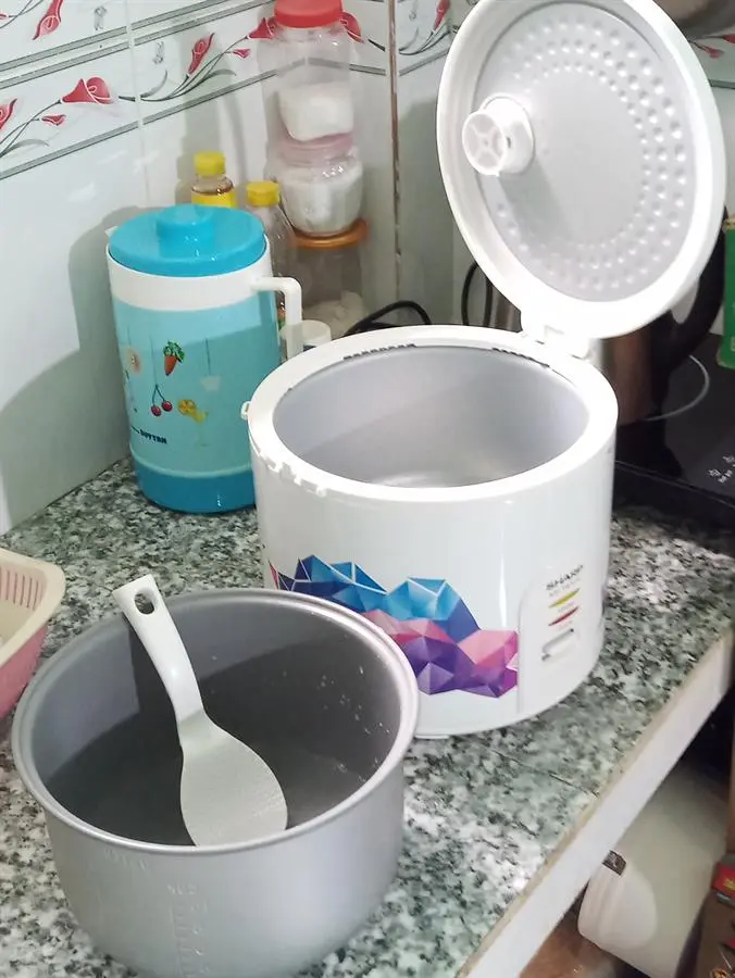 Khách hàng review Nồi cơm nắp gài Sharp 1.8 lít KS-18TJV 24