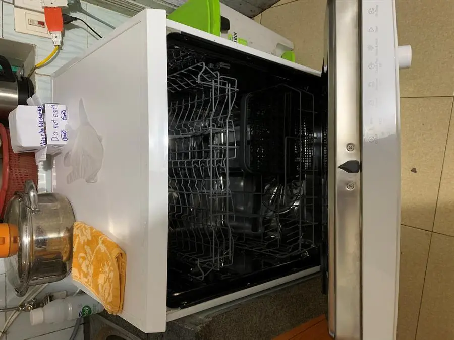 Khách hàng review Máy rửa chén độc lập Electrolux ESF5206LOW 10