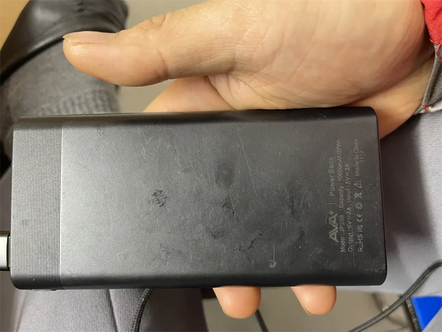 Khách hàng review Pin sạc dự phòng Polymer 10.000mAh 10W AVA  JP208 9