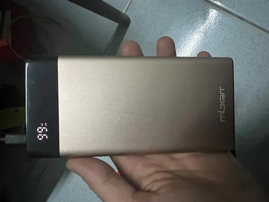 Khách hàng review Pin sạc dự phòng Polymer 10.000 mAh Type C PD QC3.0 18W Mbest DS506-WB 6