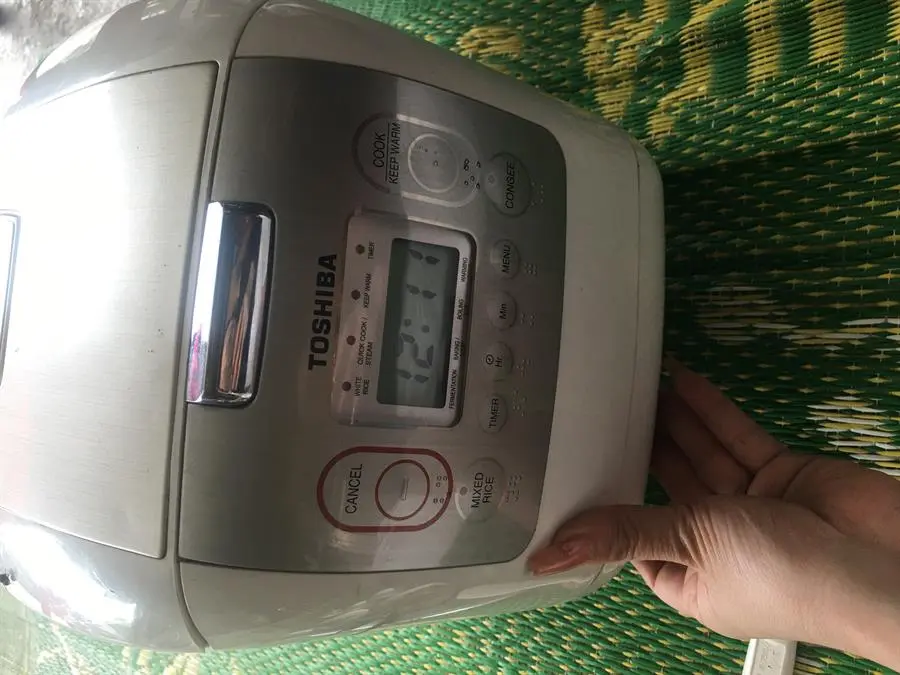 Khách hàng review Nồi cơm điện tử Toshiba 1.8 lít RC-18NMFVN(WT) 10