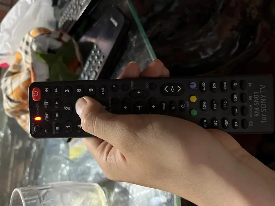 Khách hàng review Điều khiển Tivi LCD-LED Sony COSANO RM-SN01 Đen 3