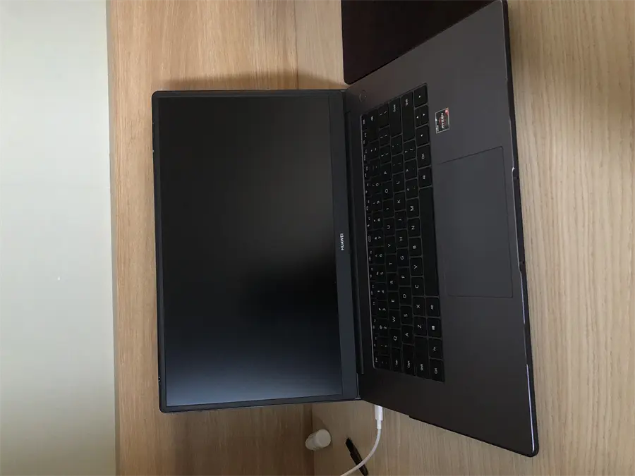 Khách hàng review Laptop Huawei MateBook D 15 R5 3500U 8GB/256GB 1TB/Win10 (Boh-WAQ9R) 1