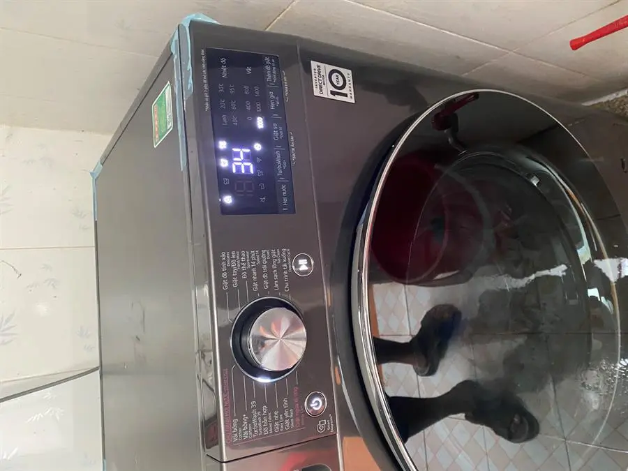 Khách hàng review Máy giặt LG AI DD Inverter 10 kg FV1410S3B 9