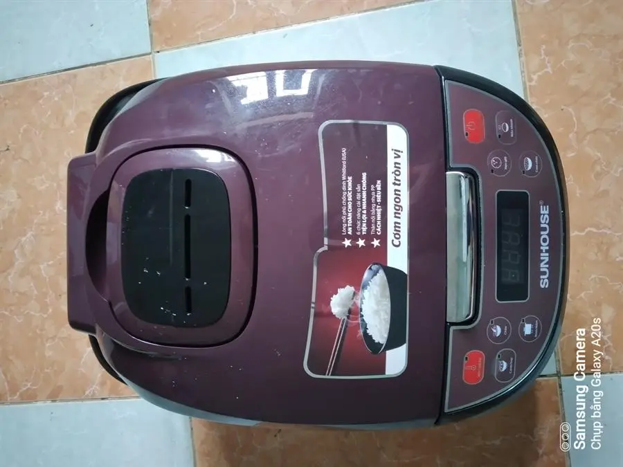 Khách hàng review Nồi cơm điện tử Sunhouse 1.8 lít SHD8909 5