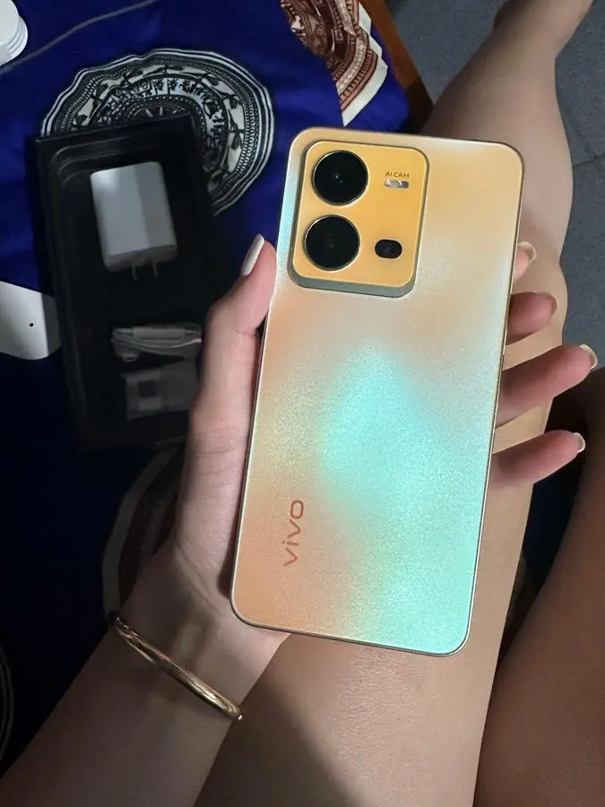 Khách hàng review Điện thoại vivo V25 5G 4