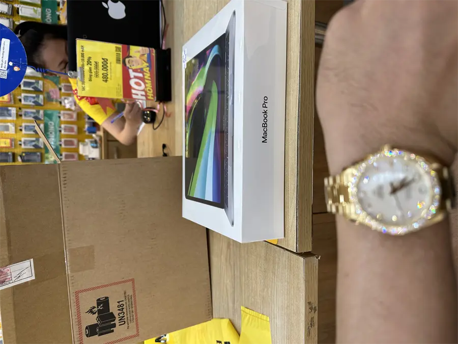 Khách hàng review Laptop Apple MacBook Pro 13 inch M2 2022 8-core CPU/16GB/512GB/10-core GPU (Z16U) 1