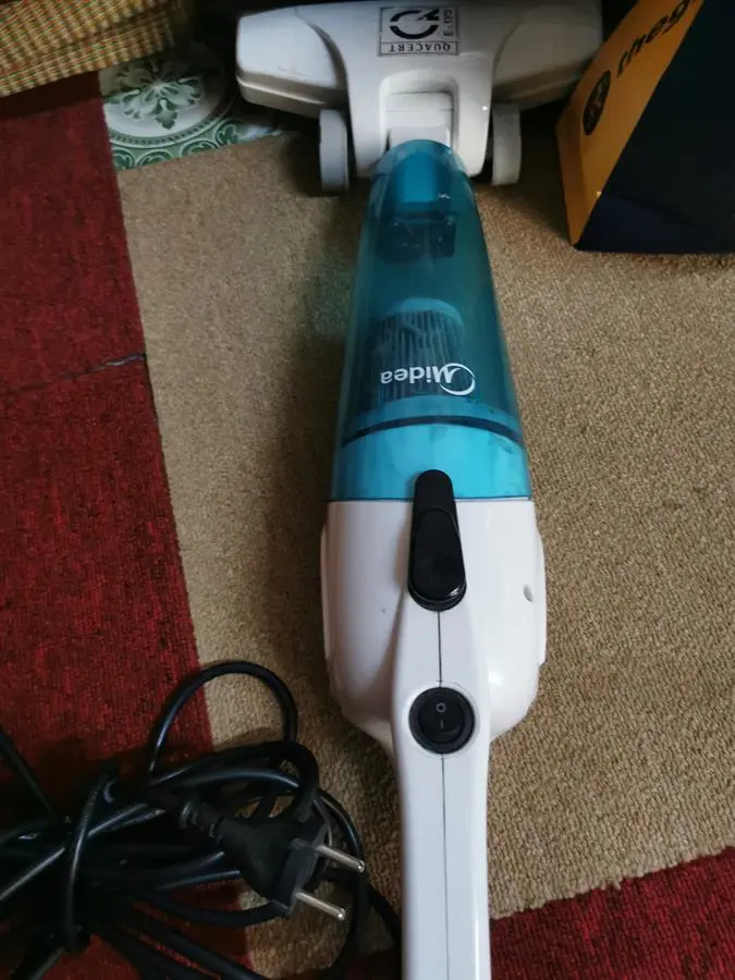 Khách hàng review Máy hút bụi cầm tay Midea MVC-SC861B 4